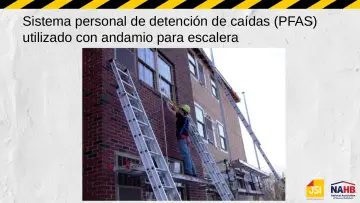 Slide 47: Sistema personal de detención de caídas (PFAS) utilizado con andamio para escalera